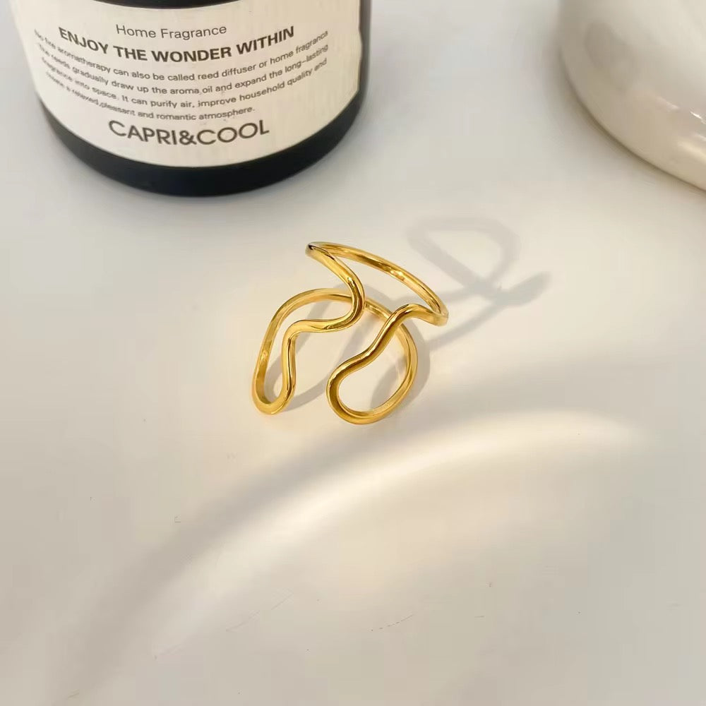 Elysia: 18k Gold Plated Twisted Ring