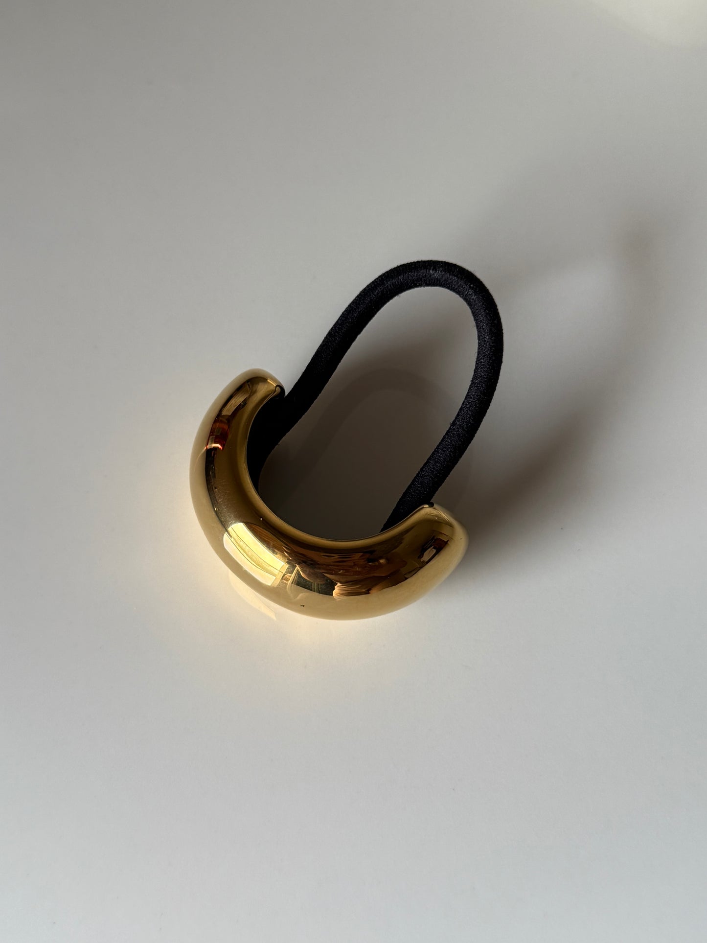 Arvo: 18K Gold Plated C-Shaped Scrunchie