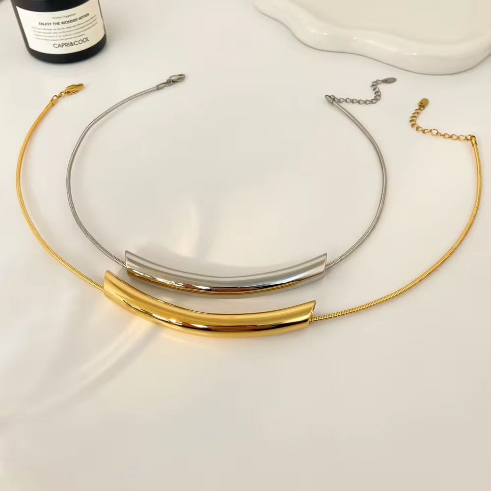 Sleek Curve Collar Necklace – Gold & Silver
