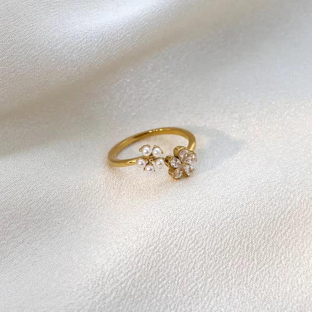 Blossom Duo Ring - 8k gold-plated