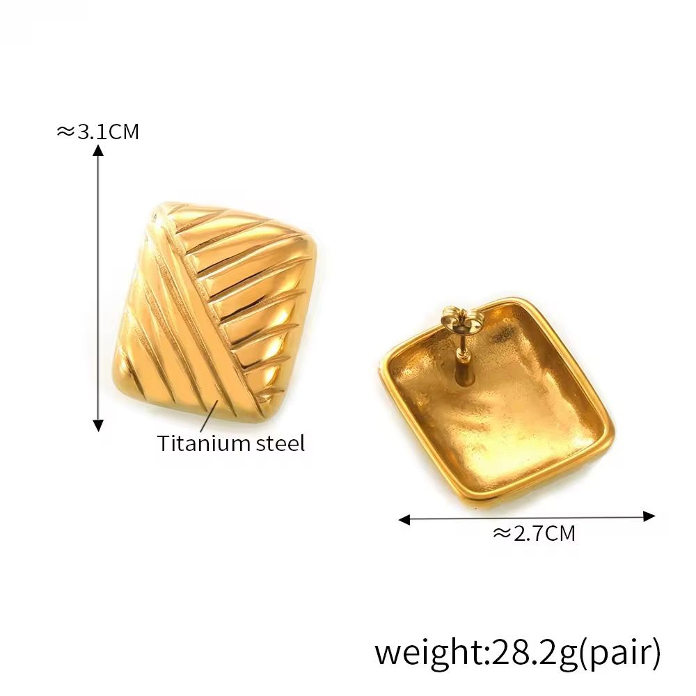 Bold Curve Statement Studs - 18k gold-plated