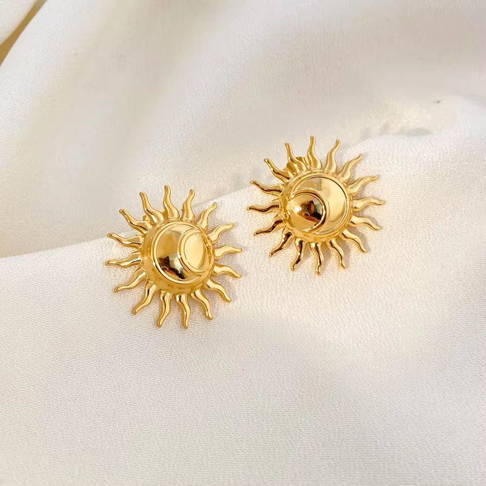 Solar Glow Stud Earrings - 18k gold-plated