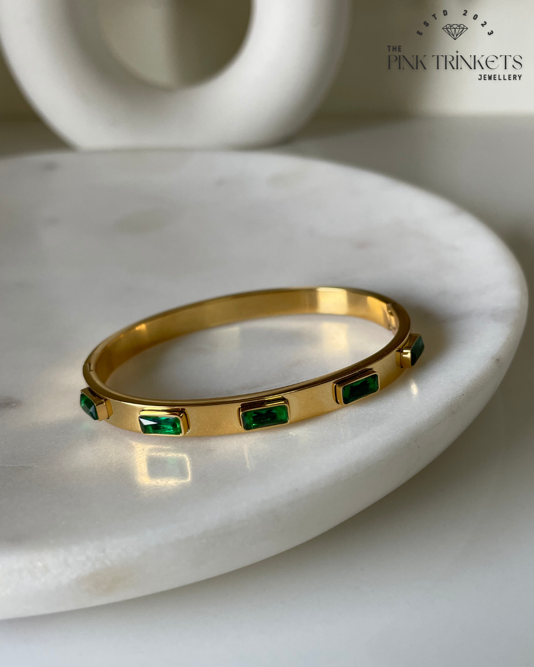 18K Gold Plated Luxurious Emerald Studded Bracelet