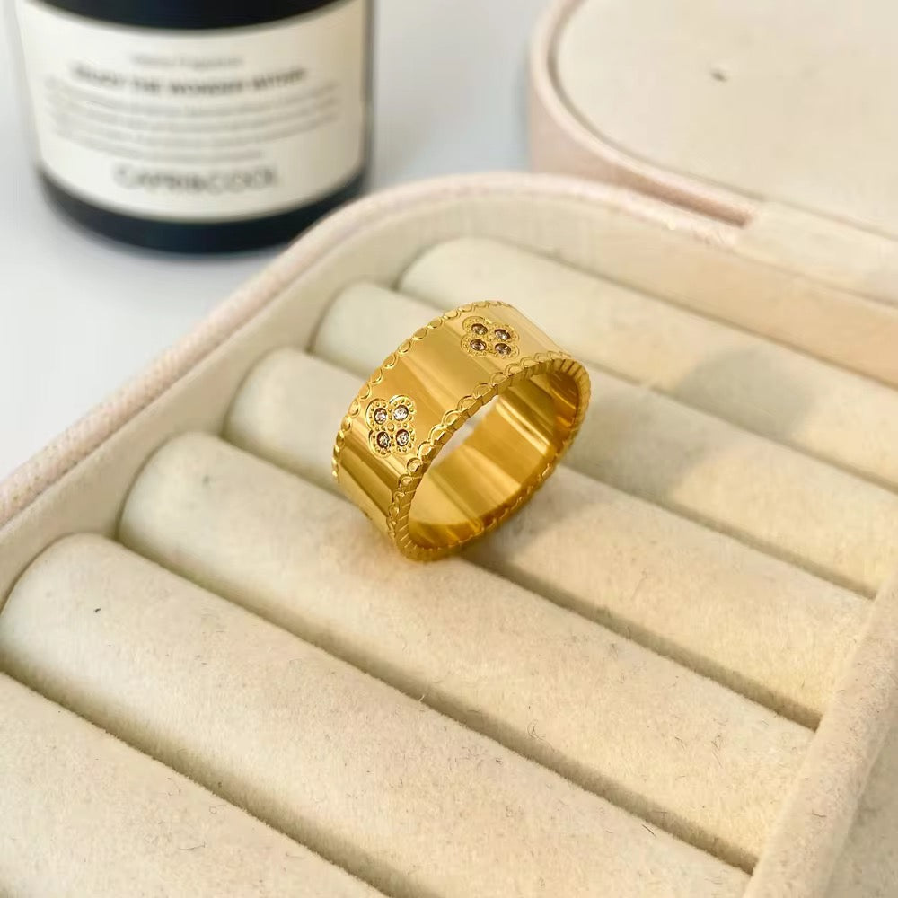 Clover embossed 18k gold plated ring
