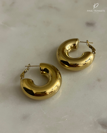 Celeste : 18k Gold Plated C Shape Studs