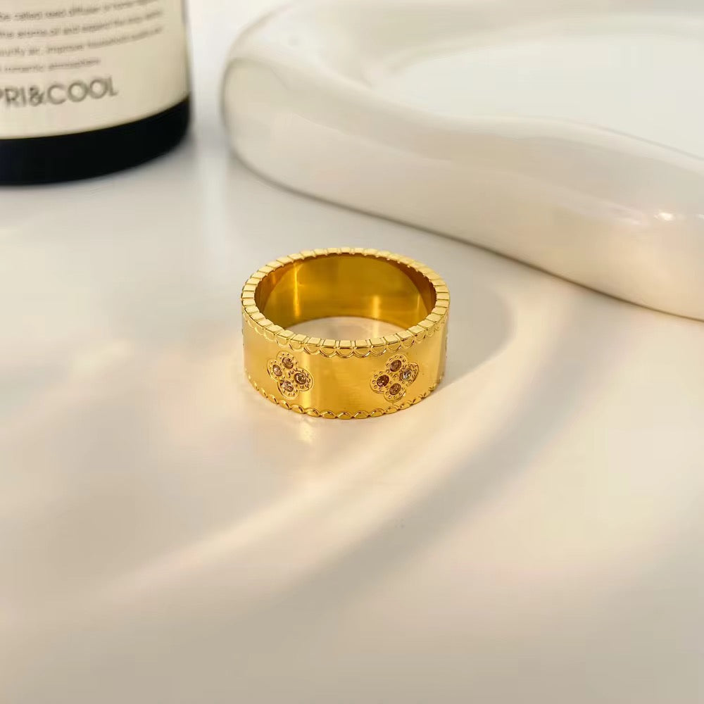 Clover embossed 18k gold plated ring