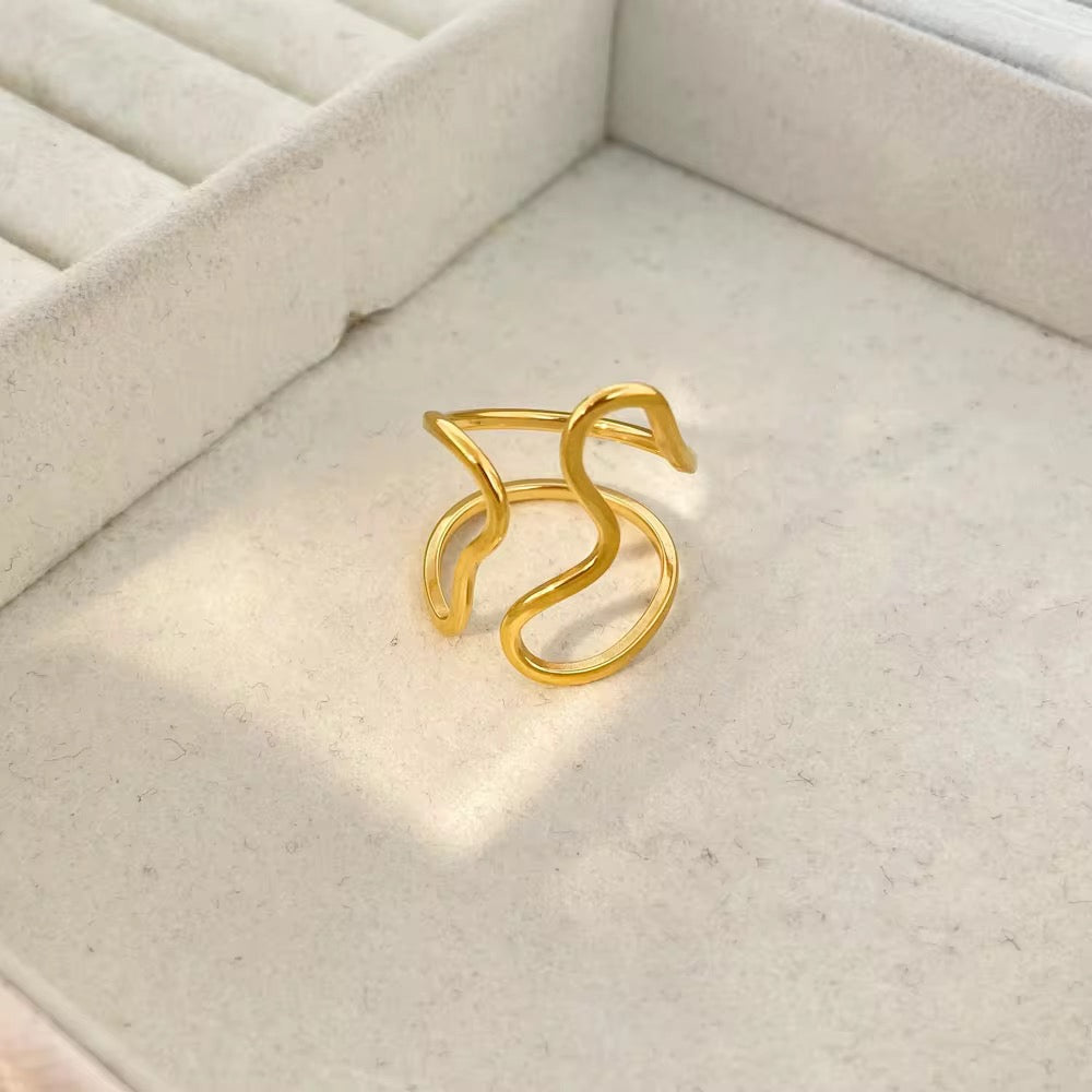 Elysia: 18k Gold Plated Twisted Ring