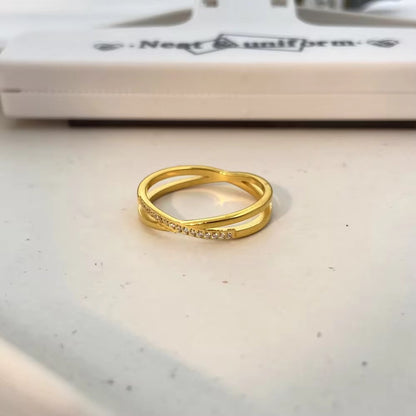 Sylva: 18K Gold Plated Twisted Minimal Ring