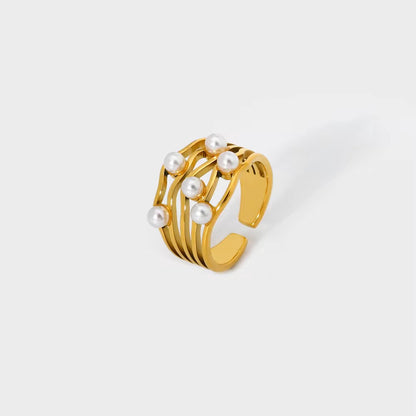 Divine Pearl 18k gold plated ring