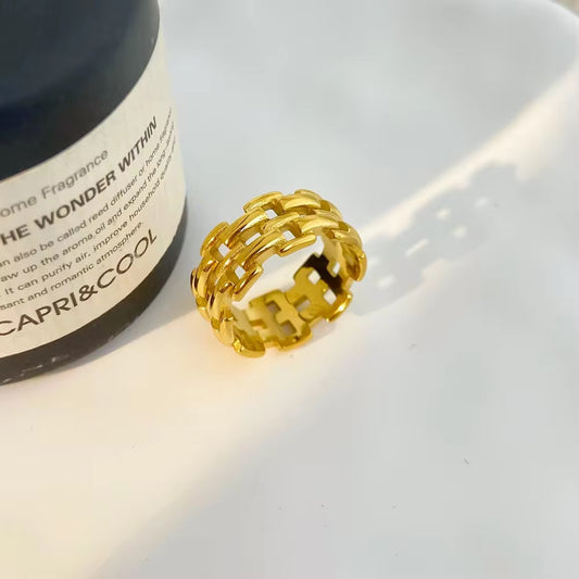 Radiant Aura 18k gold plated ring