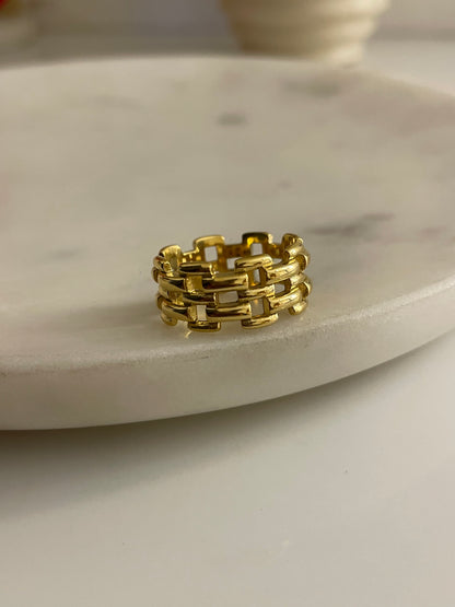 Radiant Aura 18k gold plated ring