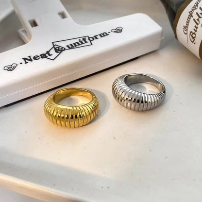 Retro Dome Ribbed Ring – Gold & Silver