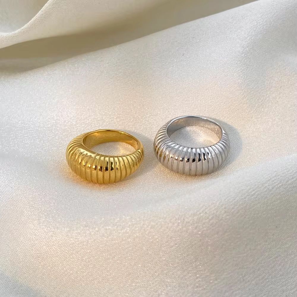 Retro Dome Ribbed Ring – Gold & Silver